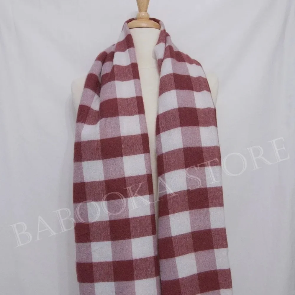 GAP Women Wool Blend Warm Cozy Checkered Scarf, Woman's Scarf Plaid Wrap NWT